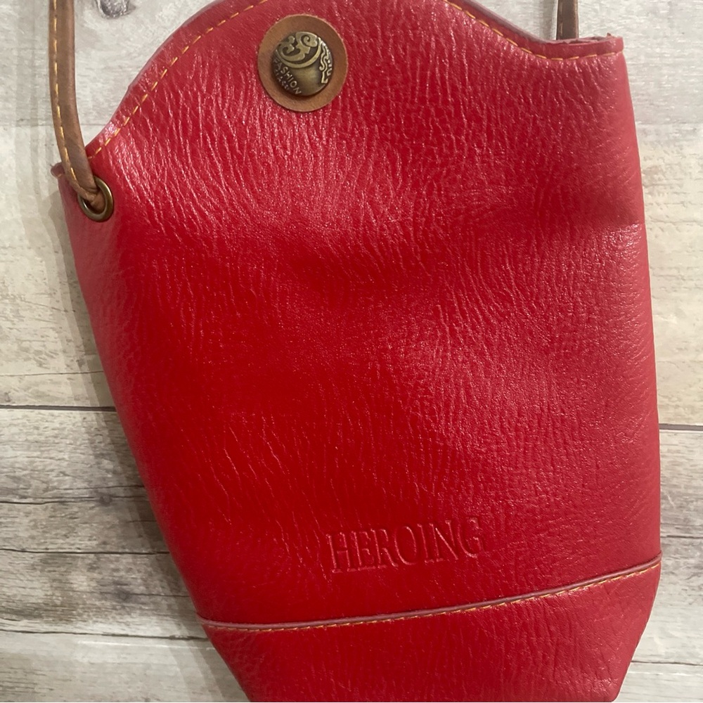 HEROING Red Pebbled Faux Leather Crossbody Phone Pouch/bag